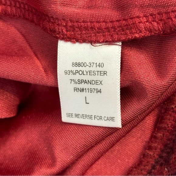 🛍️3/$30 Unity world wear women’s red empire waist  pullover velvet top Large - Picture 9 of 10